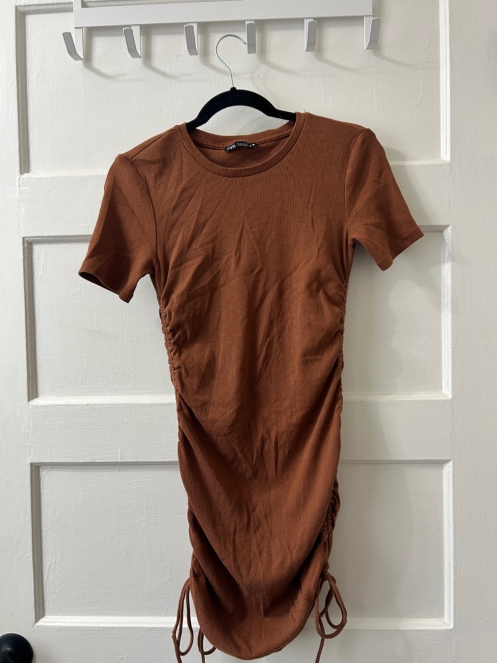 ZARA Ribbed Crewneck Bodycon Ruched Tie Short Sleeve Dress in Rust Brown